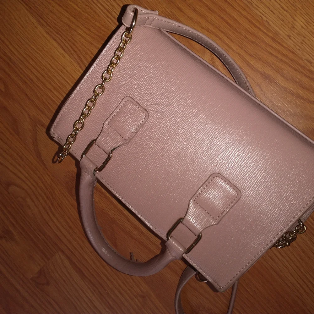 Women's nude BeBe crossbody/clutch purse with compartments - Picture 12 of 12